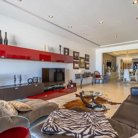 Modern And Spacious